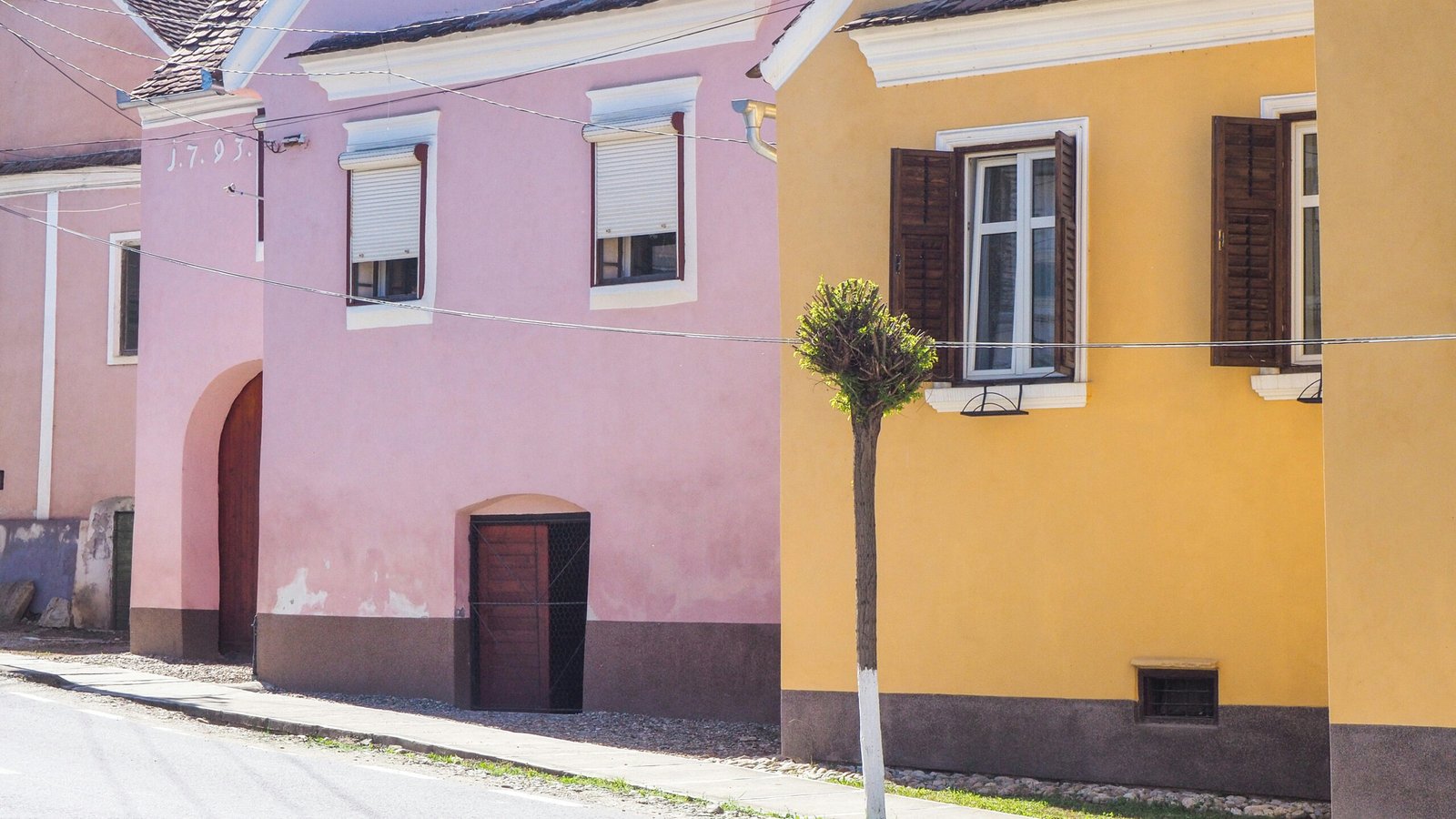 10 Hidden Romanian Villages That Feel Frozen in Time